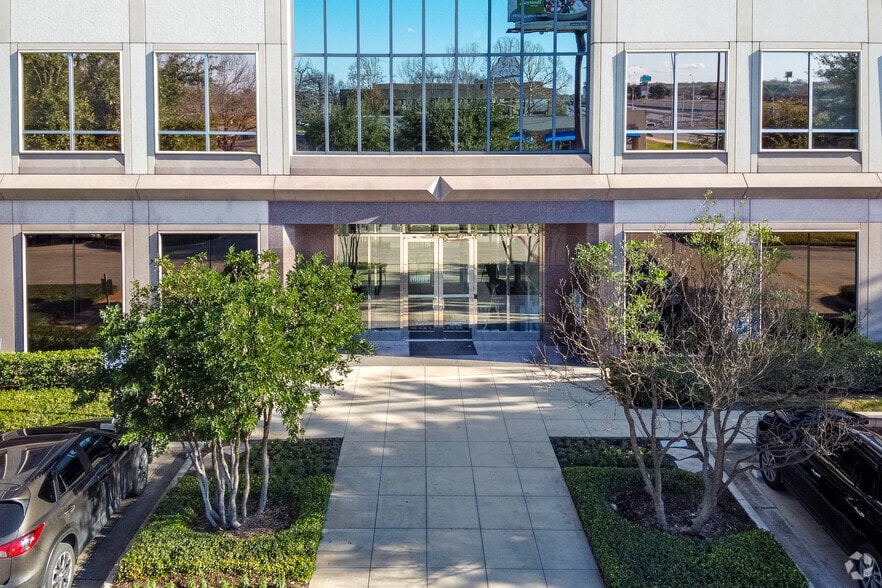 More Photos Of 10101 Reunion Pl, San Antonio Office For Lease