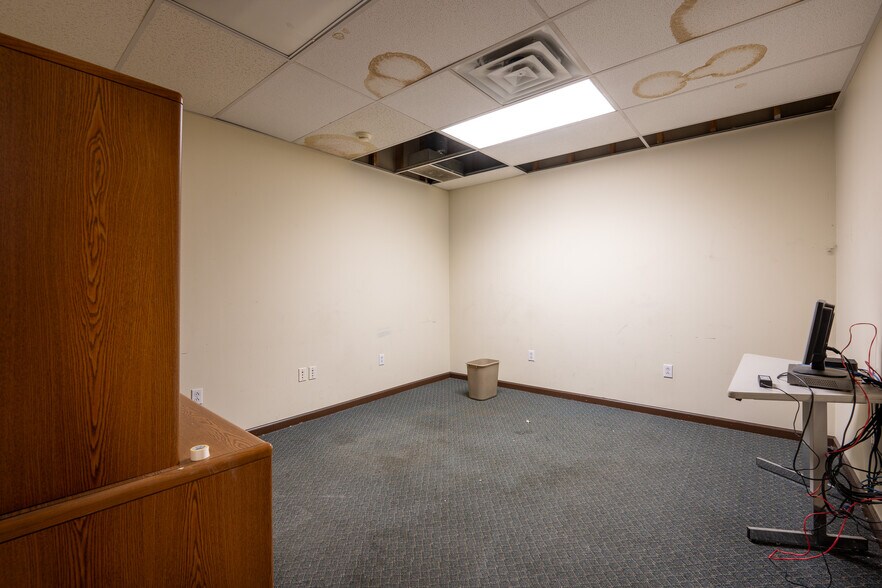 More Photos Of 7419 Washington Ave, Pittsburgh Office For Lease