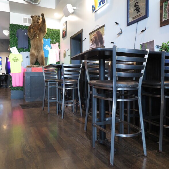 More Photos Of 139 E Walnut St, Oglesby Restaurant For Sale