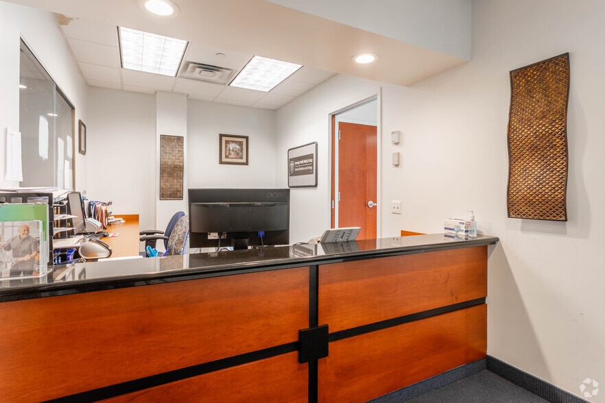 More Photos Of 630 Broad St, Carlstadt Medical For Lease