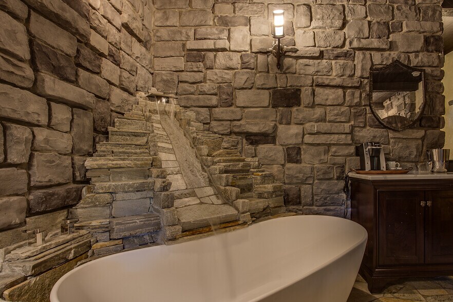 More Photos Of 315 Commercial St, Leavenworth Hotel For Sale