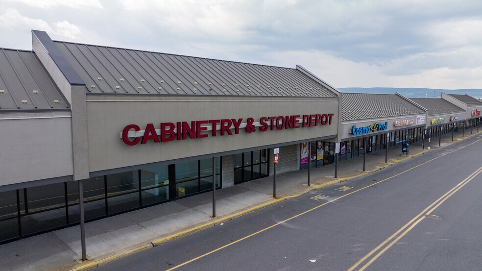 More Photos Of 1-400 E End Ctr, Wilkes-Barre Unknown For Lease