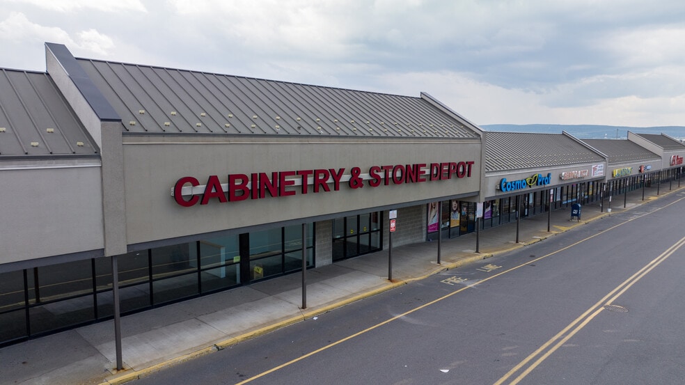 More Photos Of 1-400 E End Ctr, Wilkes Barre Unknown For Lease