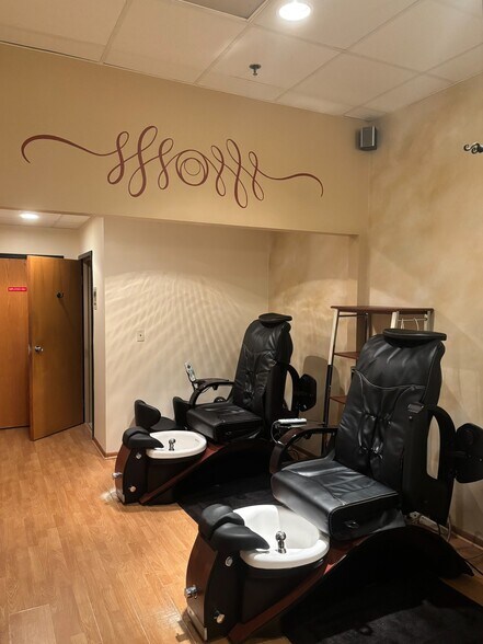 More Photos Of 2675-2751 S Calhoun Rd, New Berlin General Retail For Sale