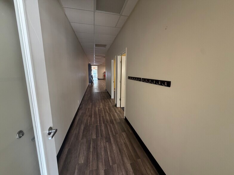 More Photos Of 5867-5873 Mayfield Rd, Mayfield Heights Storefront Retail Office For Lease