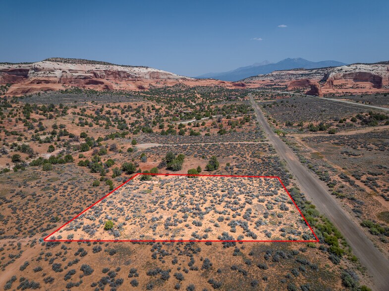 Primary Photo Of 366 S Joe Wilson Dr, La Sal Land For Sale