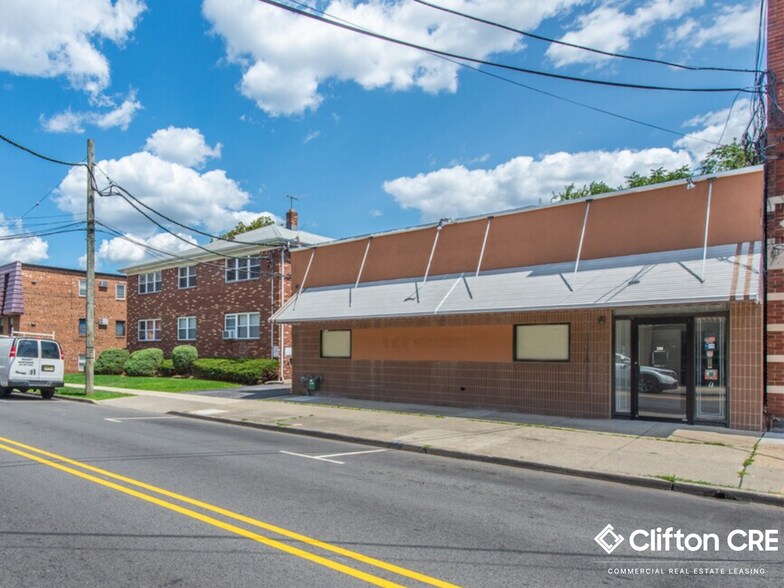 Primary Photo Of 288 Stuyvesant Ave, Lyndhurst General Retail For Lease