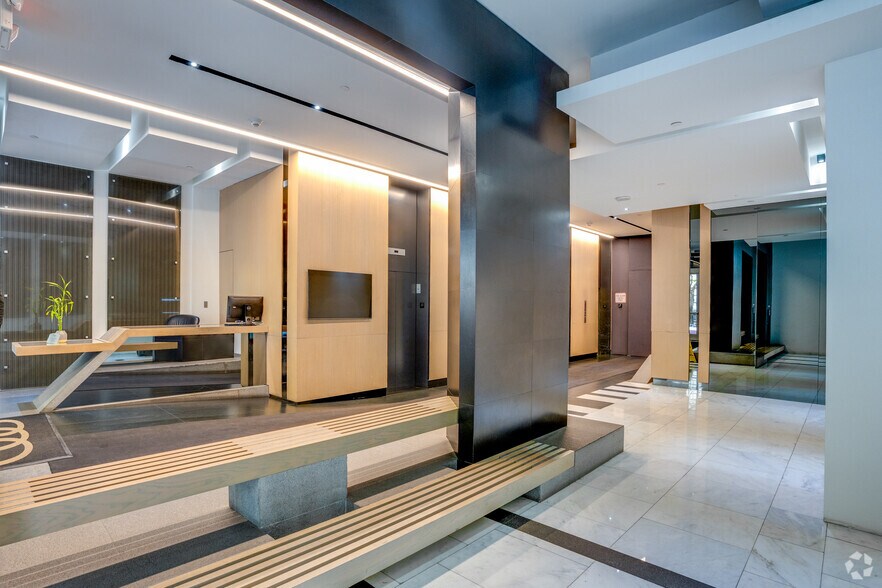 More Photos Of 200 SE 1st St, Miami Office For Sale