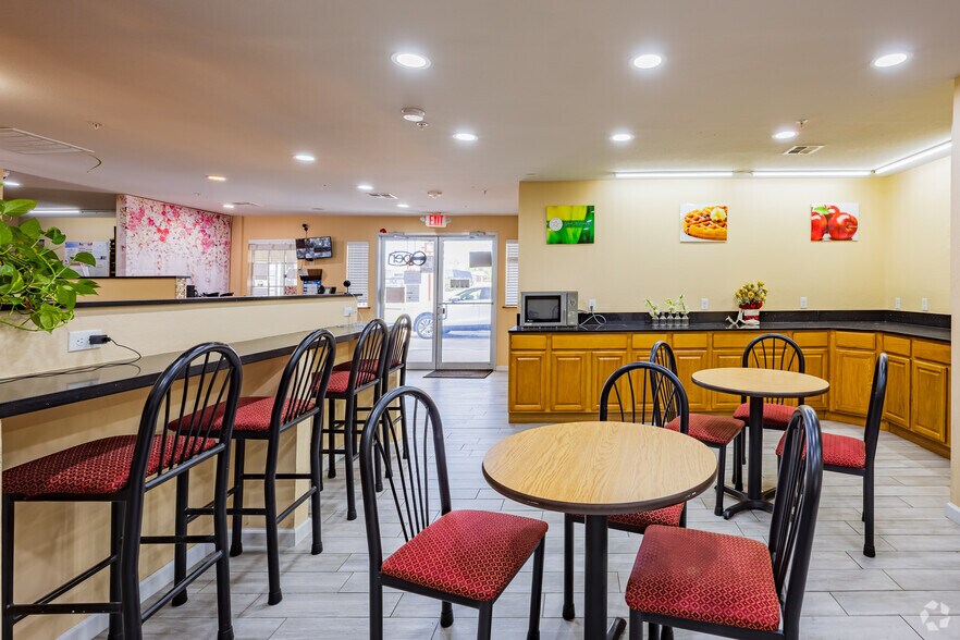 More Photos Of 7404 S May Ave, Oklahoma City Hotel For Sale