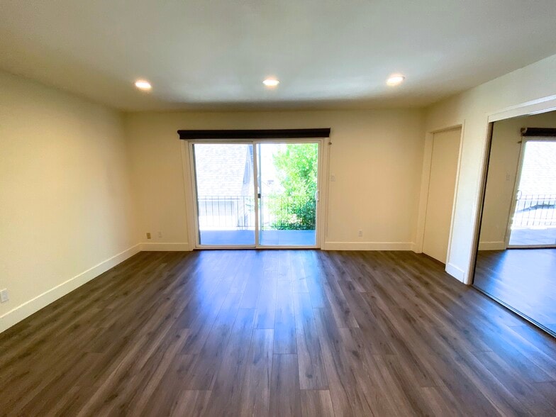 More Photos Of 1140 E 22nd St, Oakland Apartments For Sale