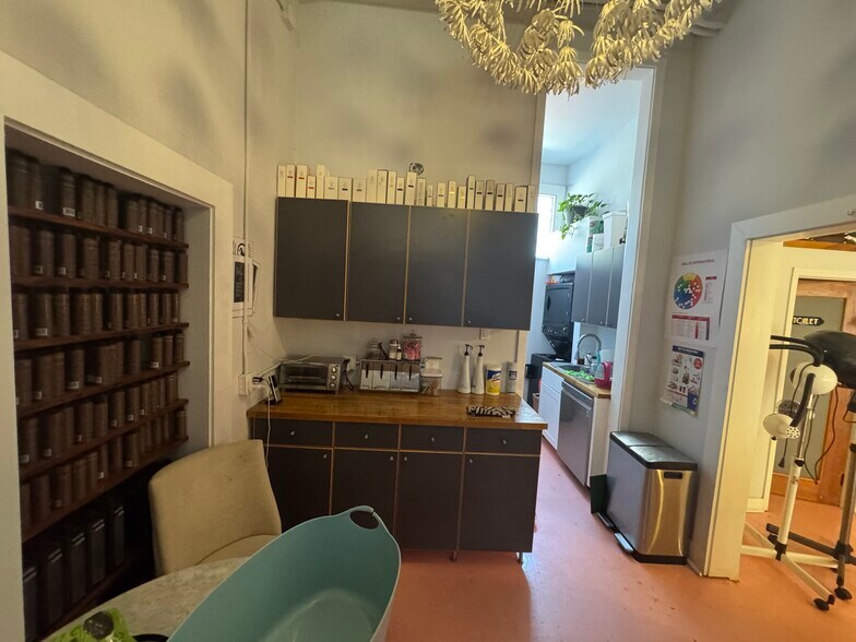 More Photos Of 2019-2023 Riverside Dr, Los Angeles Storefront Retail Office For Sale