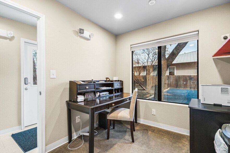 More Photos Of 14235 Blanco Rd, San Antonio Office For Sale