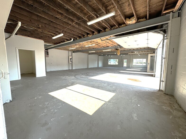 More Photos Of 3711 Nat'l rd, Richmond Self Storage For Lease