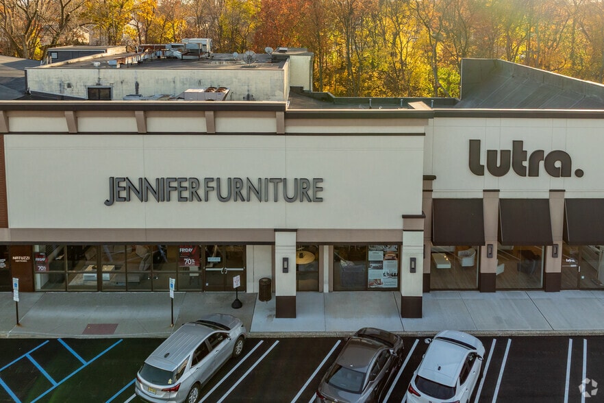 More Photos Of 332 E State Route 4, Paramus General Retail For Lease