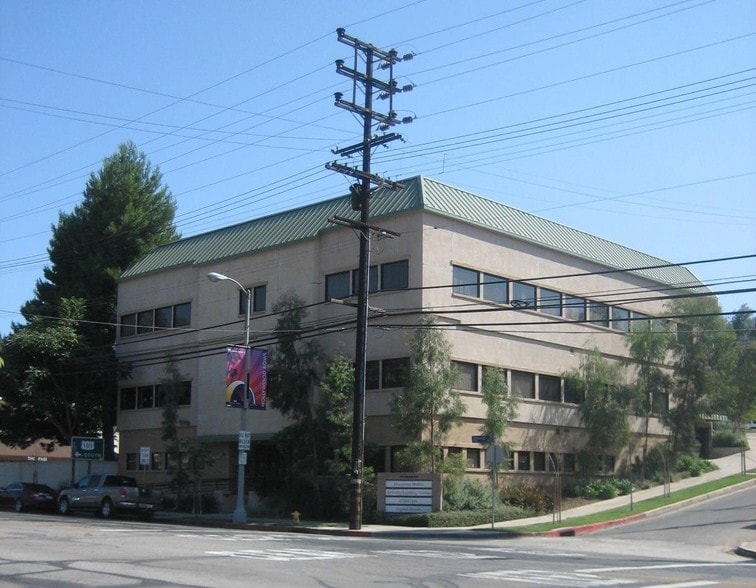More Photos Of 3255 Cahuenga Blvd W, Los Angeles Office For Sale