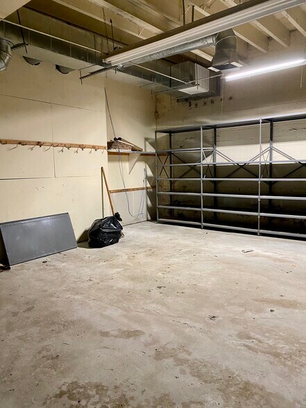 More Photos Of 68 Harrison St, Hoboken Showroom For Lease