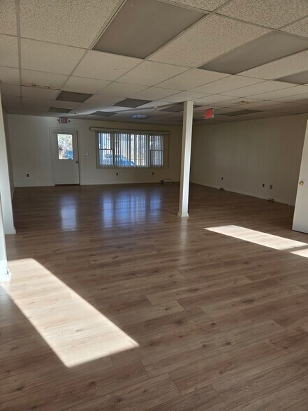More Photos Of 10 Bluff Ave, Clinton Medical For Sale
