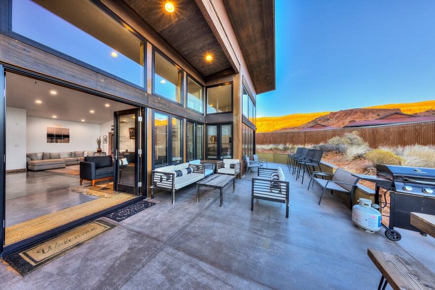 Primary Photo Of 171 Mt Peale Dr, Moab Specialty For Sale