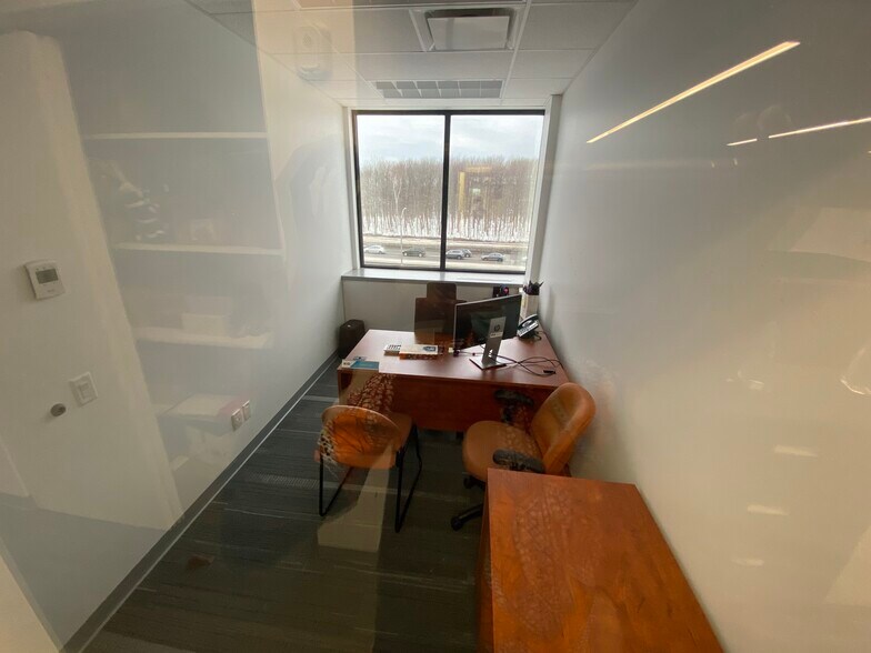 More Photos Of 2475 Boul Laurier, Québec Office For Lease