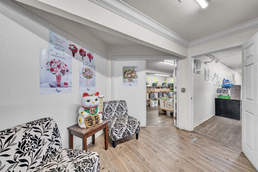 More Photos Of 2820 Broadmoor Ave, Concord Restaurant For Sale