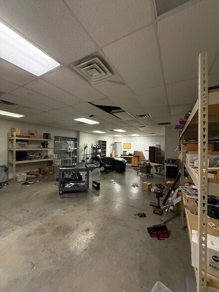 More Photos Of 1202 Industrial Dr, Warsaw Industrial For Sale