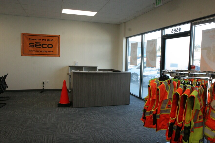 More Photos Of 4684-4688 W Chinden Blvd, Boise Freestanding For Lease