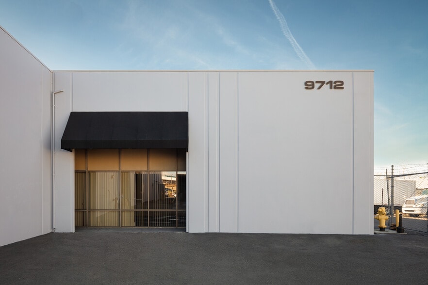 More Photos Of 9710-9712 Distribution Ave, San Diego Distribution For Lease