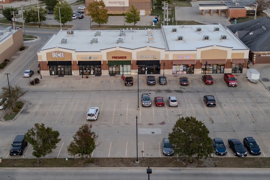 More Photos Of 105 Krispy Kreme Dr, Bloomington Storefront For Sale