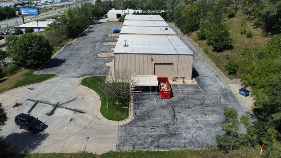 More Photos Of 2201 Thurston Cir, Bellevue Research And Development For Lease