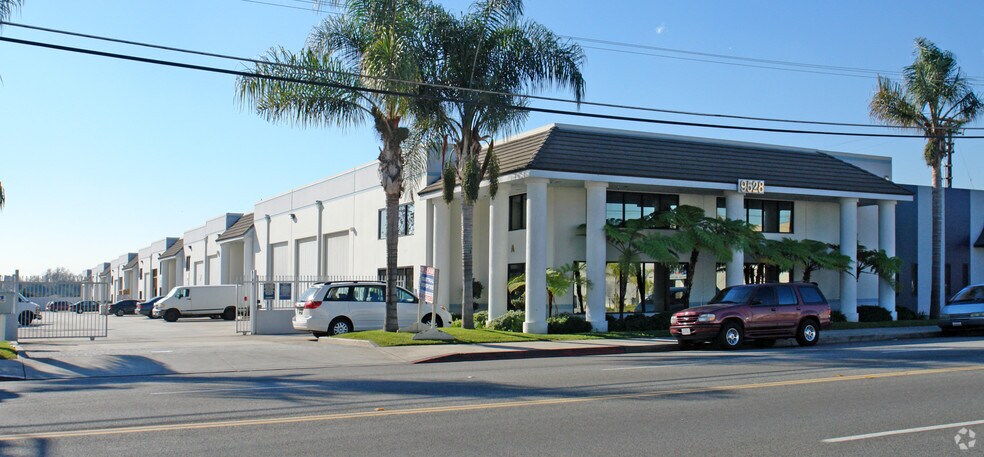 More Photos Of 9528 E Rush St, South El Monte Manufacturing For Lease