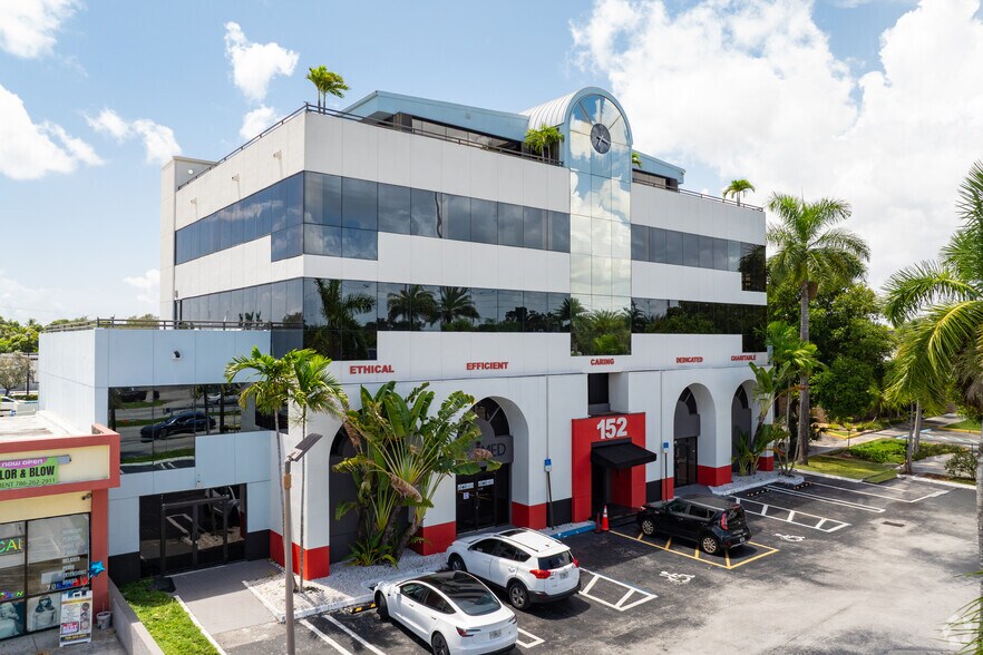 Primary Photo Of 152 Ne 167th St, Miami Medical For Lease