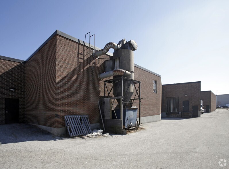 More Photos Of 60 Weybright Ct, Toronto Warehouse For Lease