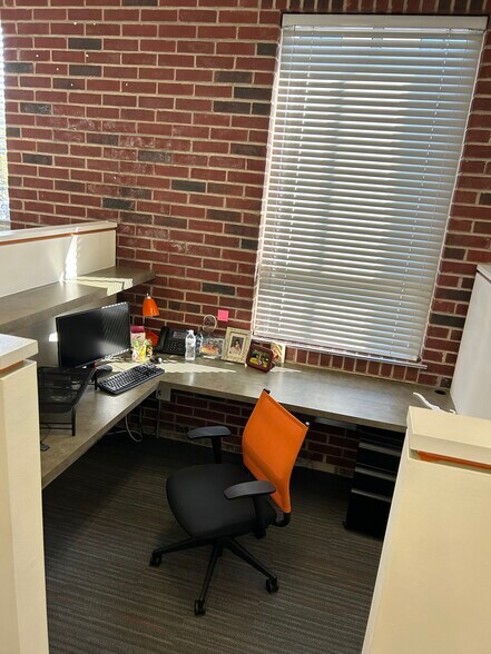 More Photos Of 1860 N Avenida Republica De Cuba, Tampa Office For Sale