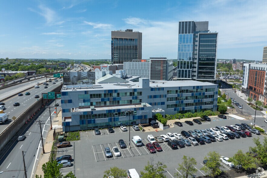 More Photos Of 5 Middlesex Ave, Somerville Medical For Lease