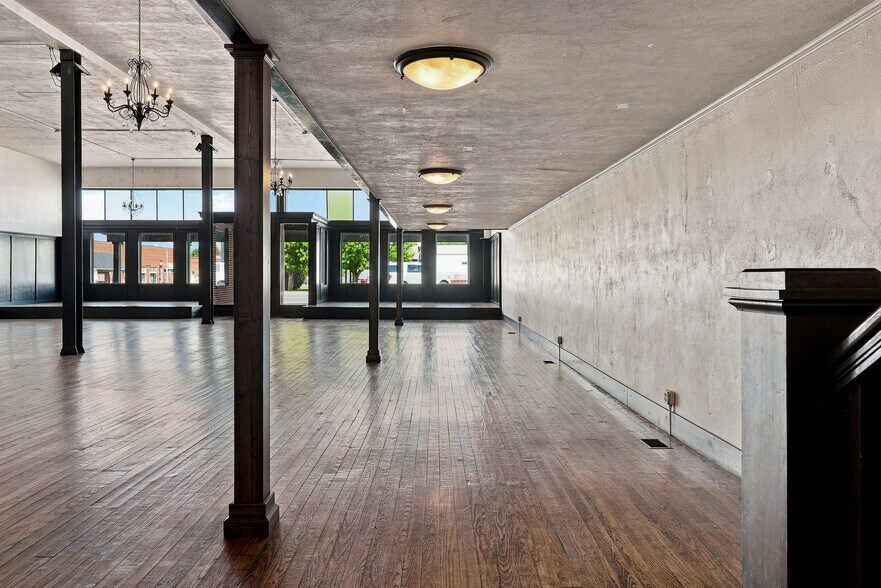 More Photos Of 204 S Broadway, Salisbury Specialty For Sale