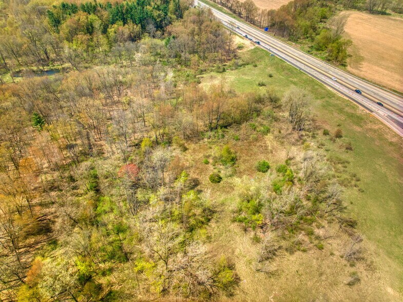 More Photos Of 2496 N Parma Rd, Parma Service Station For Sale