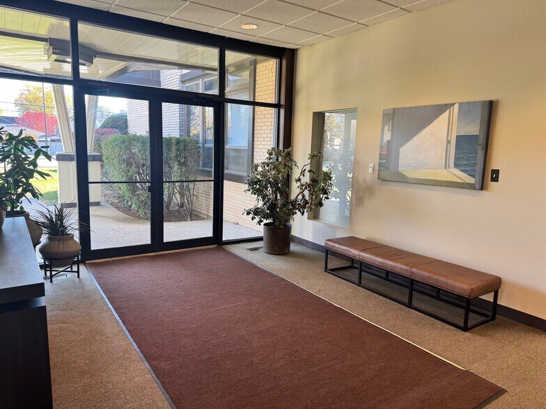 More Photos Of 800 W Central Rd, Mount Prospect Unknown For Lease