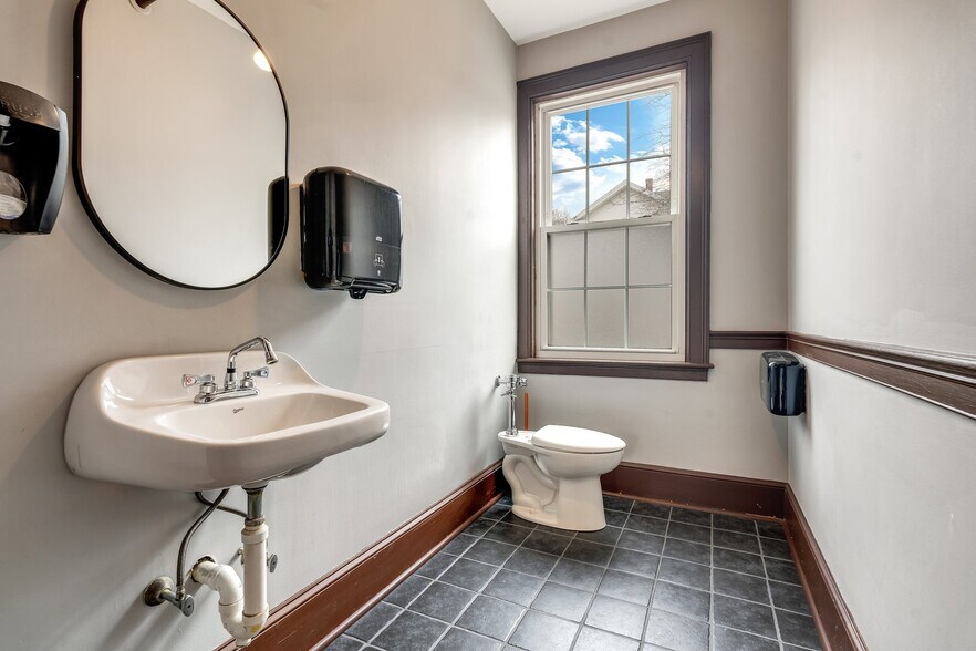 More Photos Of 192 Main St, Ellsworth Storefront For Sale