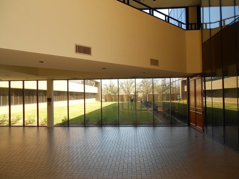 More Photos Of 3833 S Texas Ave, Bryan Office For Lease