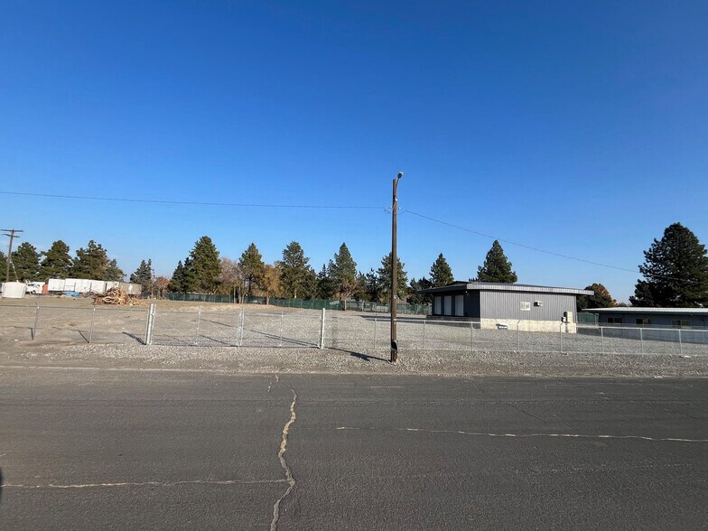 More Photos Of 423 S Idaho Ave, Pasco Warehouse For Lease