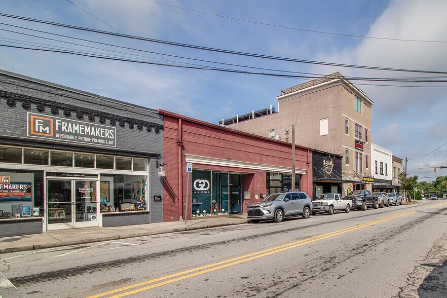 More Photos Of 21 E Athens St, Winder General Retail For Sale