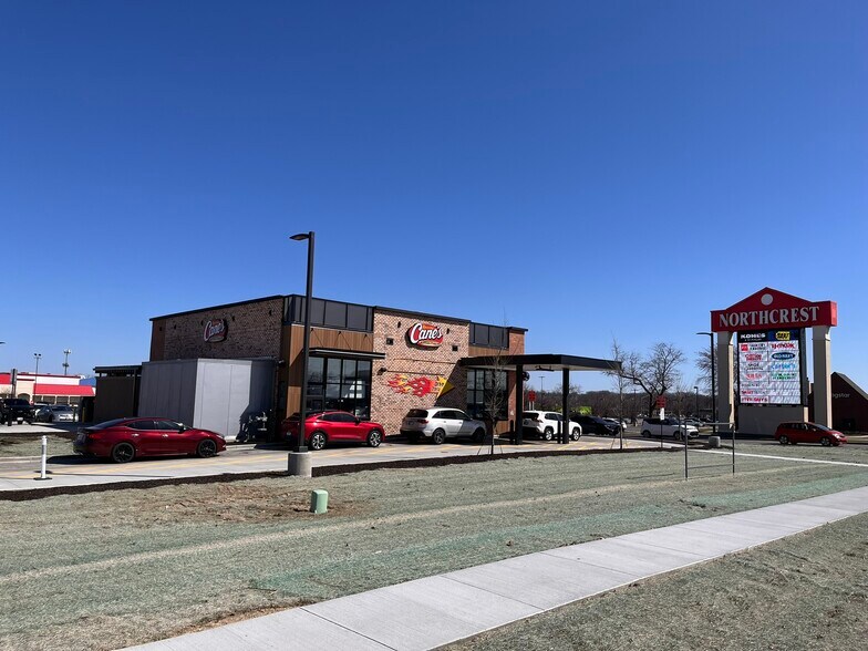 More Photos Of 701 E Coliseum Blvd, Fort Wayne Fast Food For Sale