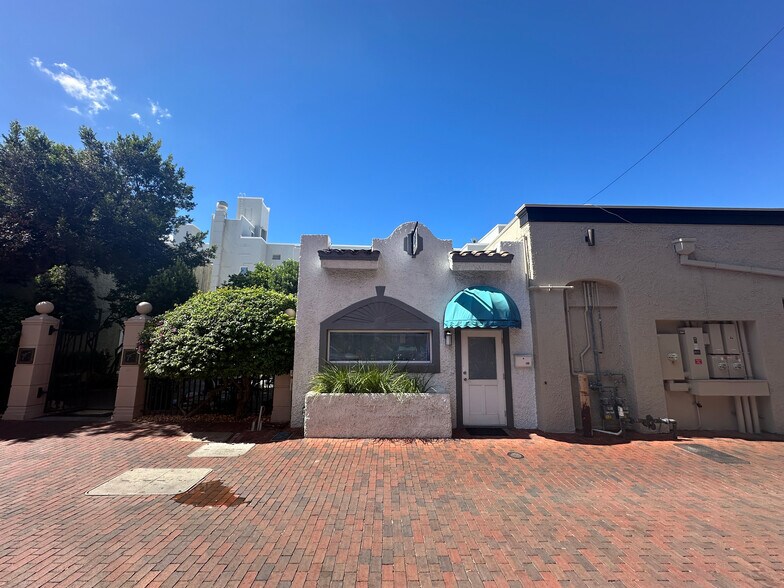More Photos Of 1408 Bayview Ct, Fort Myers General Retail For Sale