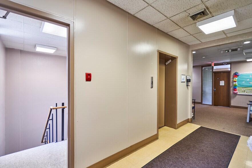 More Photos Of 682 W Market St, Akron Medical For Sale