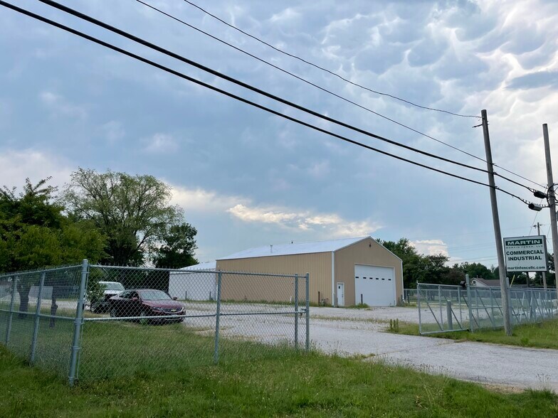 Primary Photo Of 1600-1602 Centreville Ave, Belleville Flex For Lease