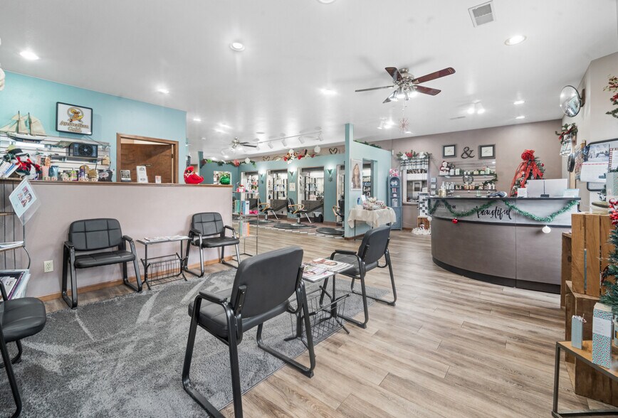 More Photos Of 155 W Menasha Ave, Whitelaw Flex For Sale