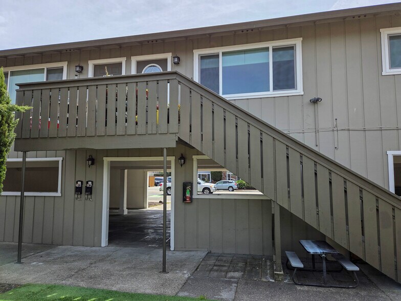 More Photos Of 4015 Hoen Ave, Santa Rosa Apartments For Sale