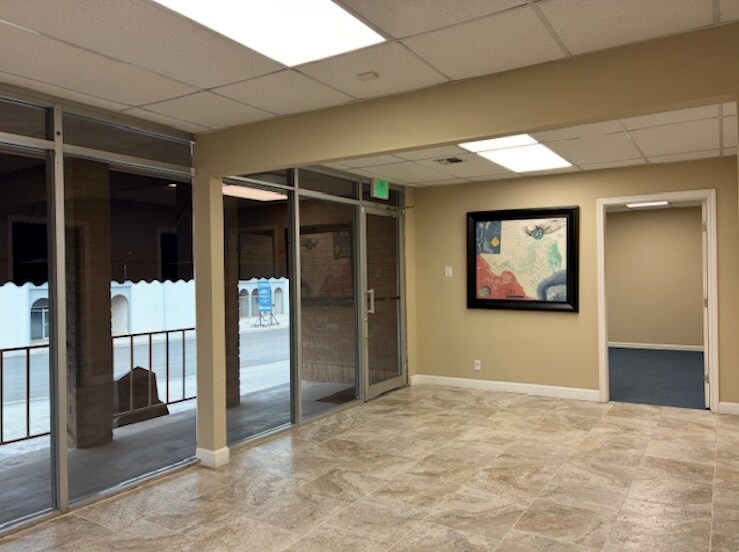 More Photos Of 12106-12108 Radium St, San Antonio Light Manufacturing For Lease