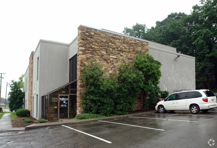 More Photos Of 3902-3904 Franklin Rd, Roanoke Office For Lease