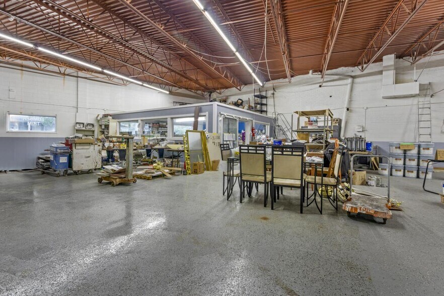 More Photos Of 223 Fearing Blvd, Toledo Freestanding For Lease